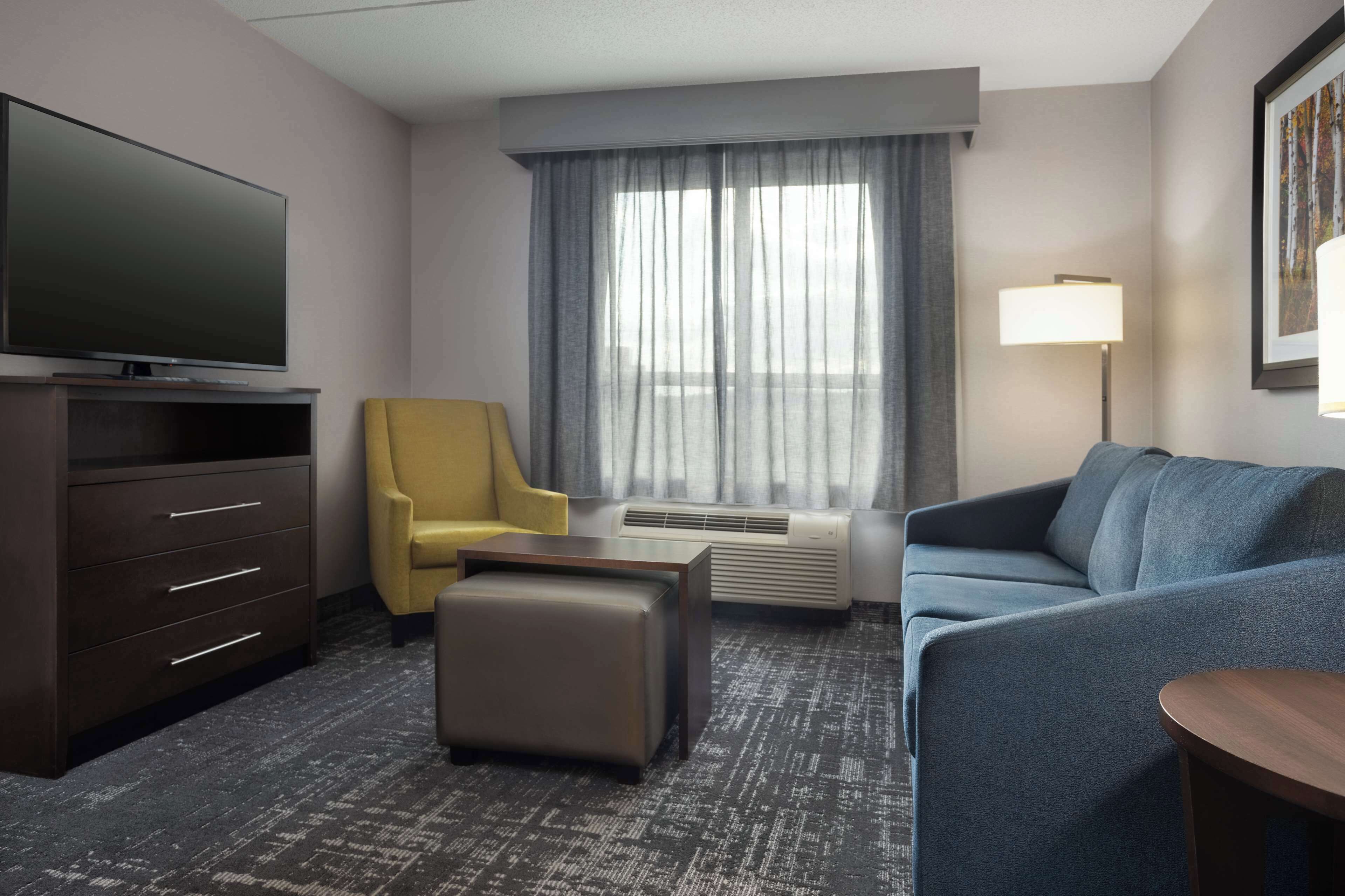 37-inch lcd tv with cable channels, tv, mp3 dock