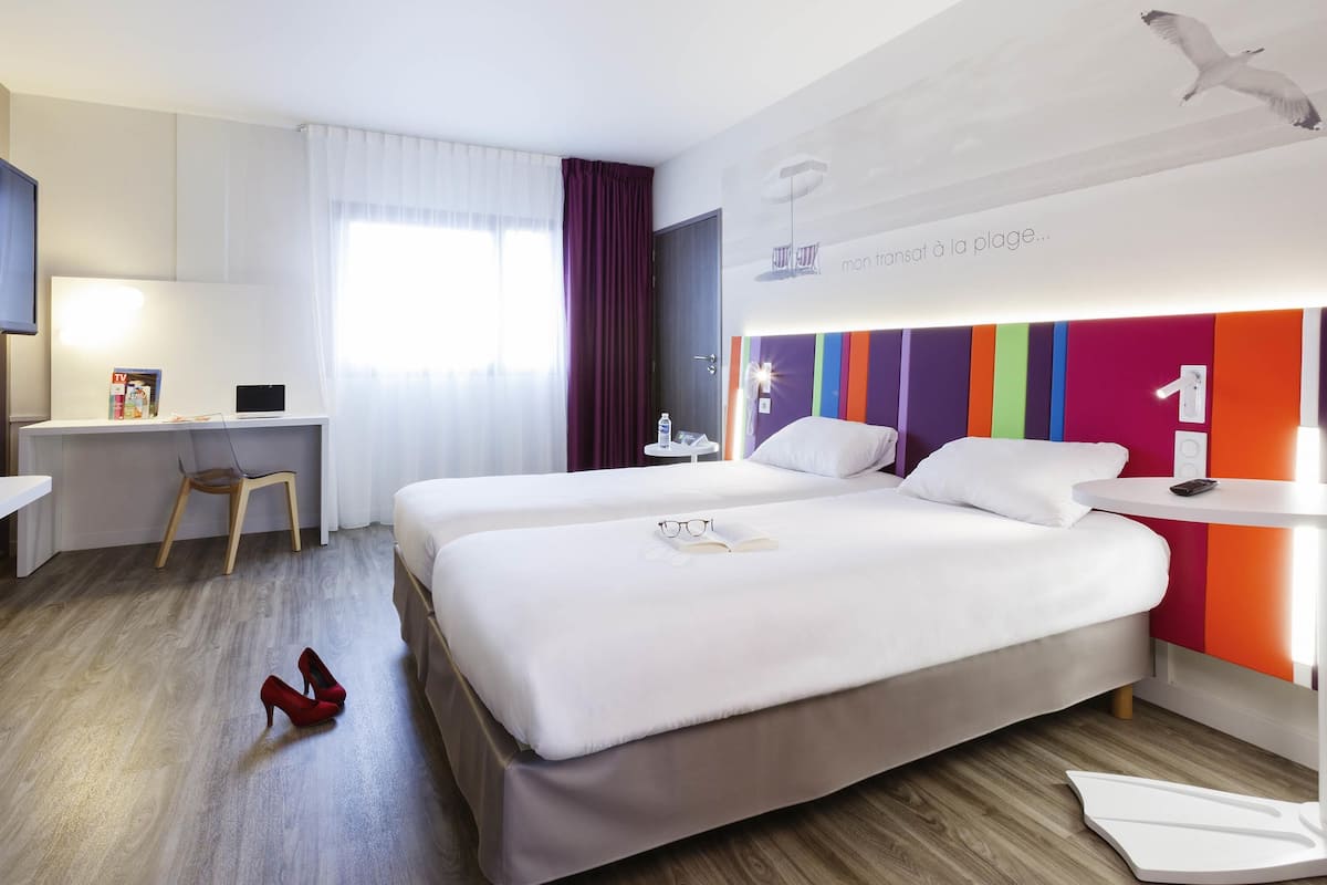 Standard Twin Room, 2 Single Beds | Desk, blackout curtains, soundproofing, free WiFi