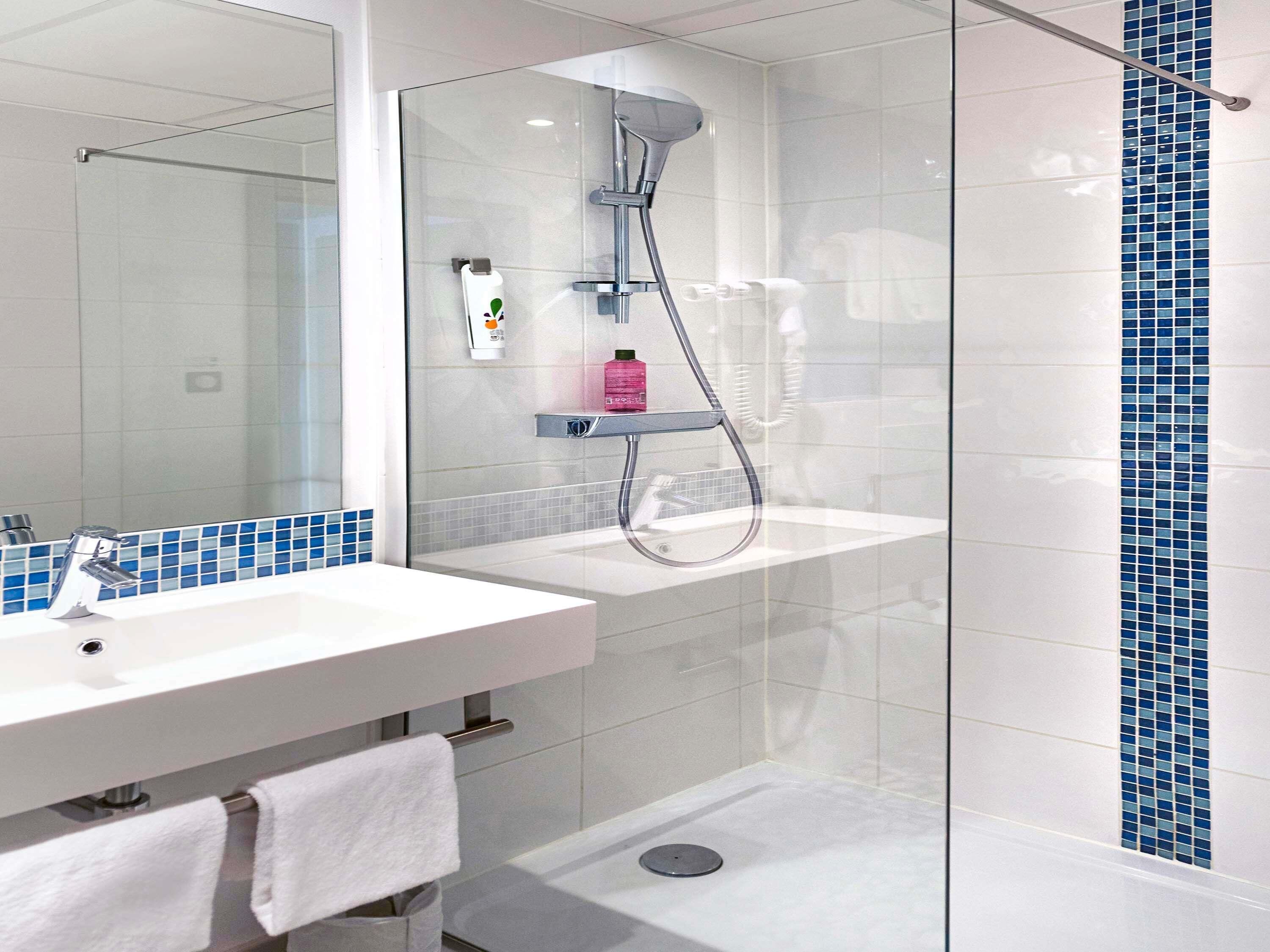 标准双人房, 1 张双人床 | 办公桌、笔记本电脑工作区、遮光窗帘、隔音