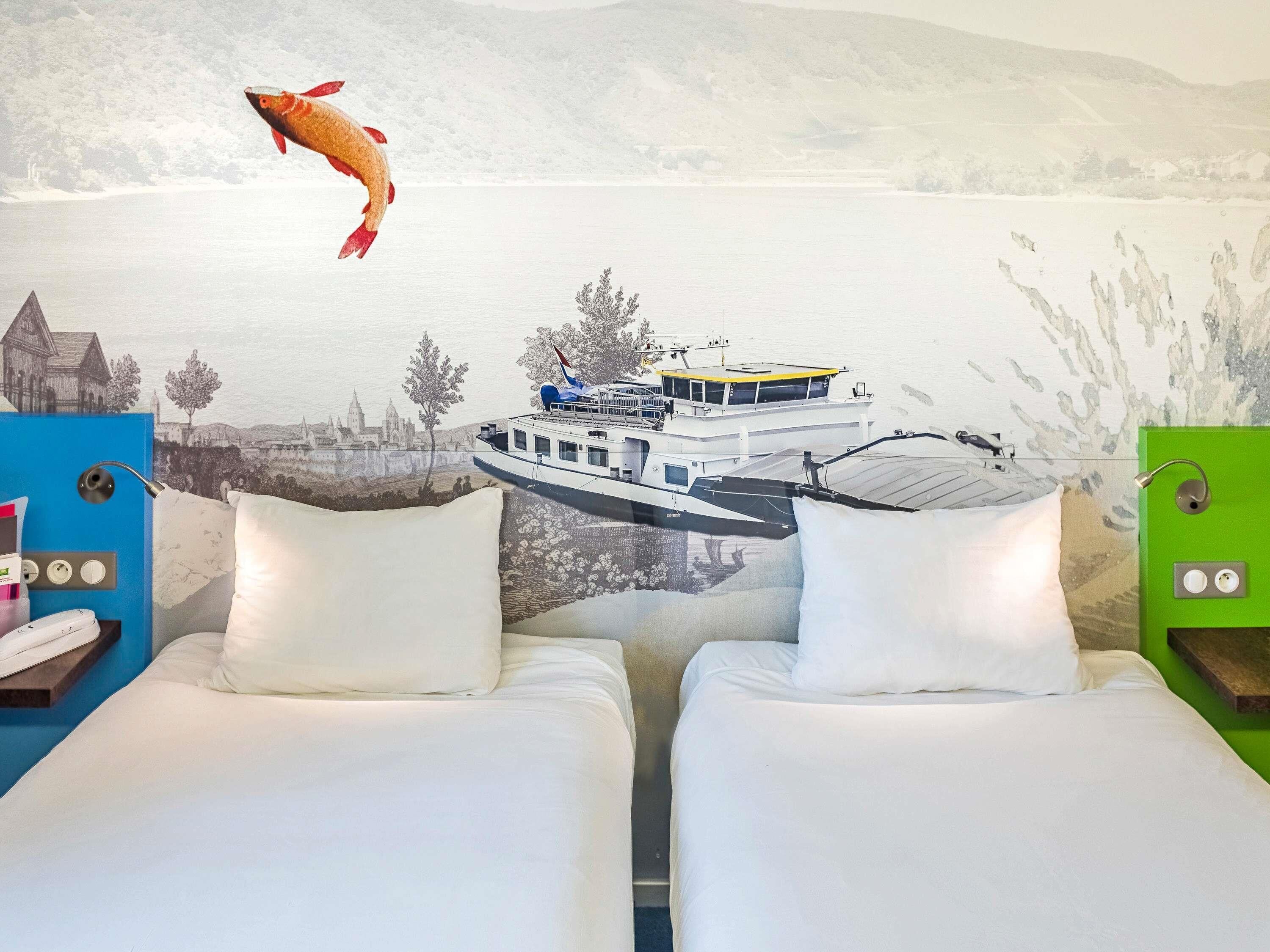 Standard Room, 2 Single Beds | Desk, laptop workspace, blackout curtains, soundproofing