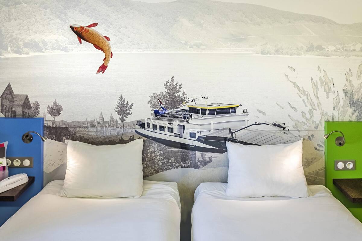 standard room, 2 single beds | desk, laptop workspace, blackout curtains, soundproofing