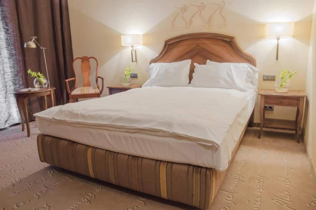 in-room safe, desk, soundproofing, cots/infant beds