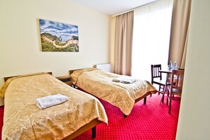 Double or Twin Room | Desk, rollaway beds, free WiFi - Versal apartHotel Airport Modlin (Nowy Dwor Mazowiecki)