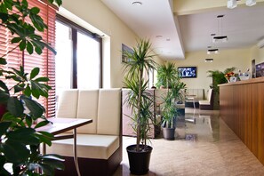 Couples dining - Versal apartHotel Airport Modlin (Nowy Dwor Mazowiecki)