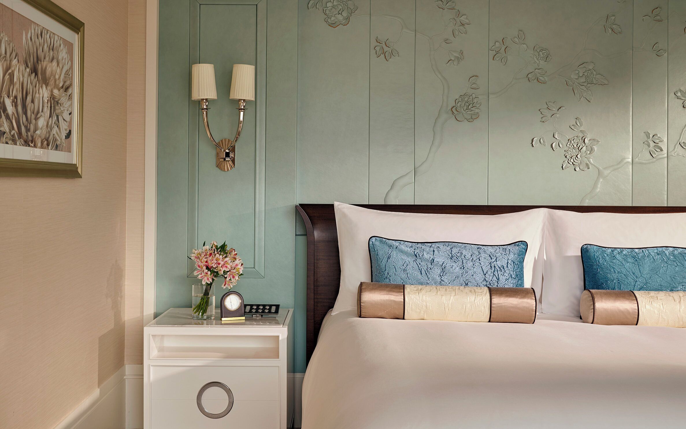 Club Suite, 1 King Bed (Boulevard) | Premium bedding, down comforters, minibar, in-room safe