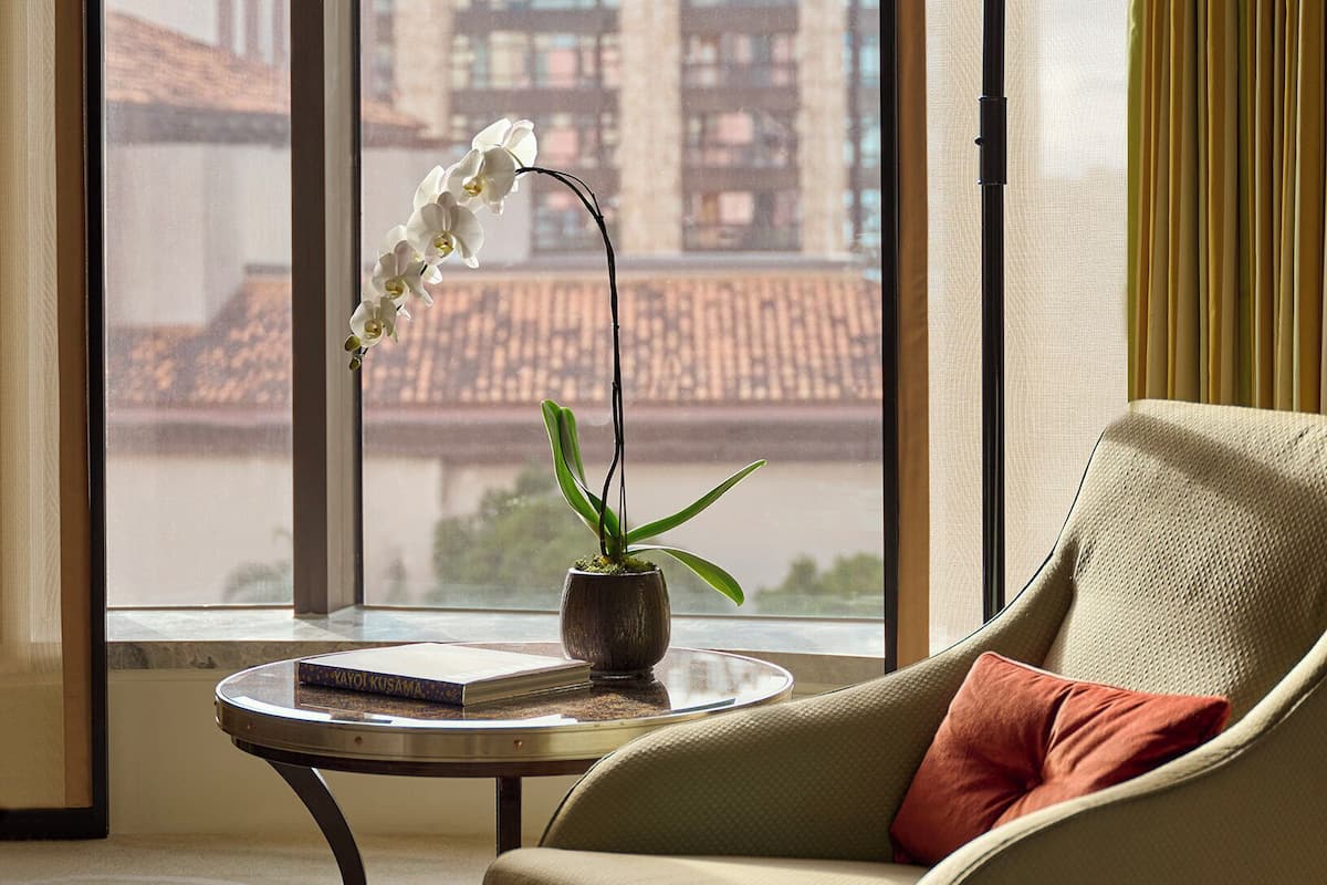 premium bedding, down duvets, minibar, in-room safe