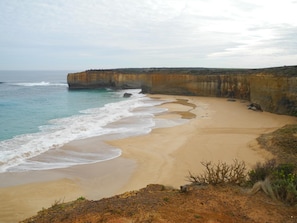 Beach nearby - Elm Tree Motel (Warrnambool)