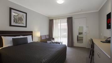 Executive-værelse - ikke-ryger (Executive Queen) | 1 soveværelse, skrivebord, mørklægningsgardiner, strygejern/strygebræt