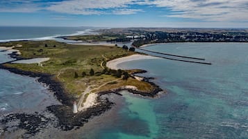 Una spiaggia nelle vicinanze