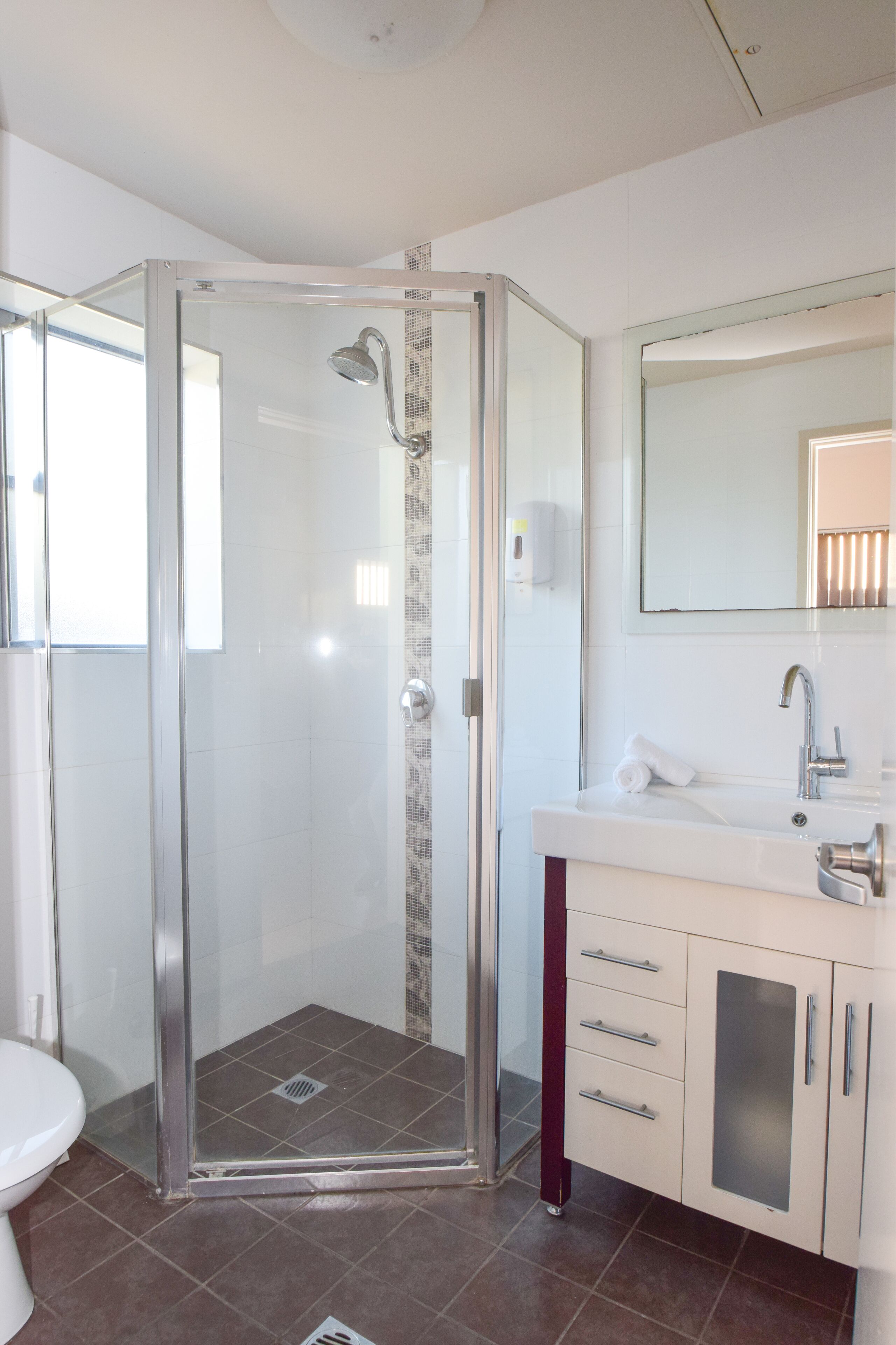 Standard King Room | Bathroom