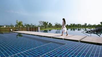 Kolam renang outdoor