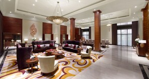 Televisión LCD de 40 pulgadas con canales por satélite, una televisión