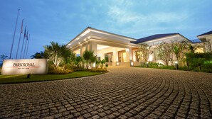 Front of property - PARKROYAL Nay Pyi Taw (Naypyidaw)