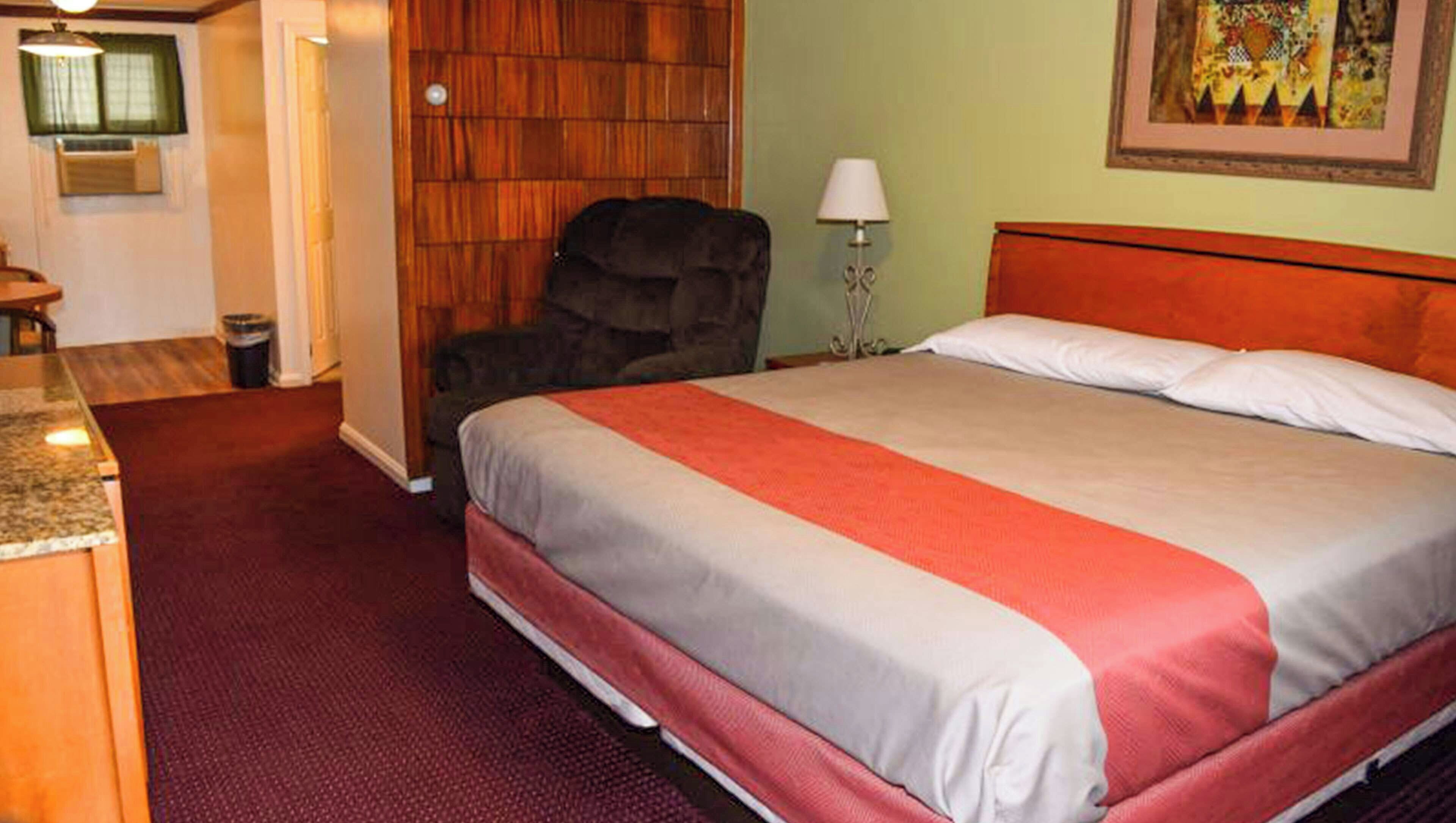 Room, 1 King Bed, Non Smoking
