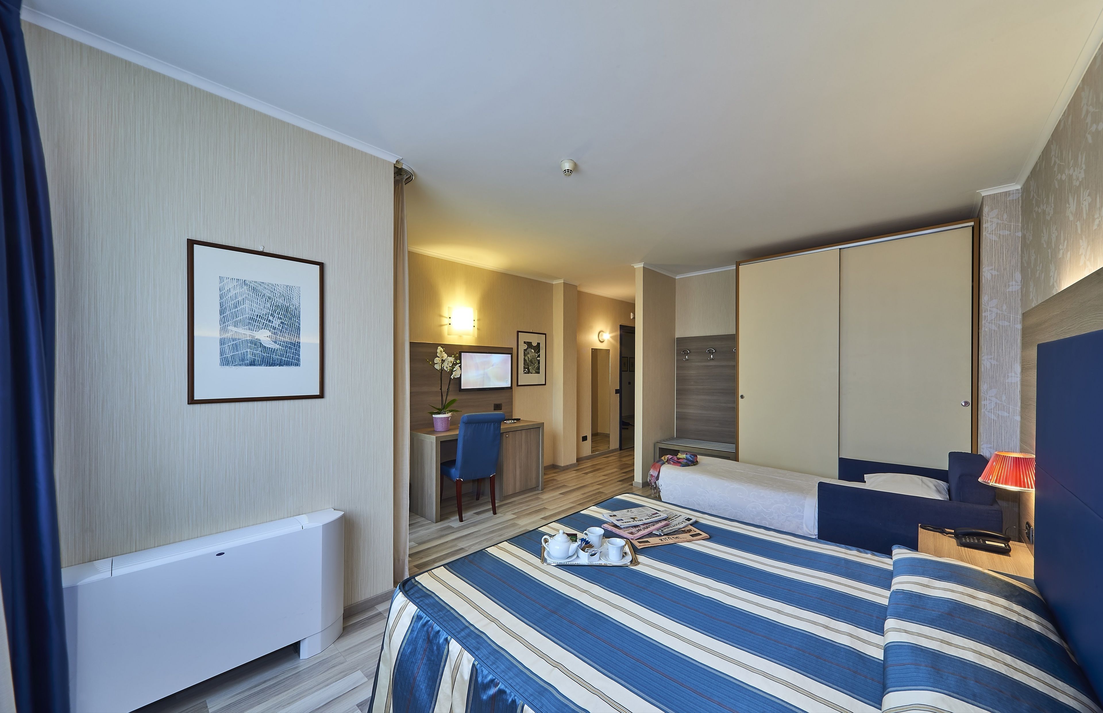 Hochwertige Bettwaren, Minibar, Zimmersafe, Schreibtisch