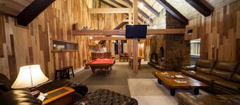 Log Cabin Lodge & Suites
