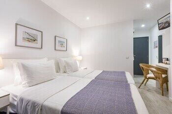 Ropa de cama de alta calidad, caja fuerte, cortinas opacas