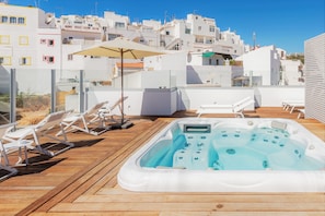 Sun deck