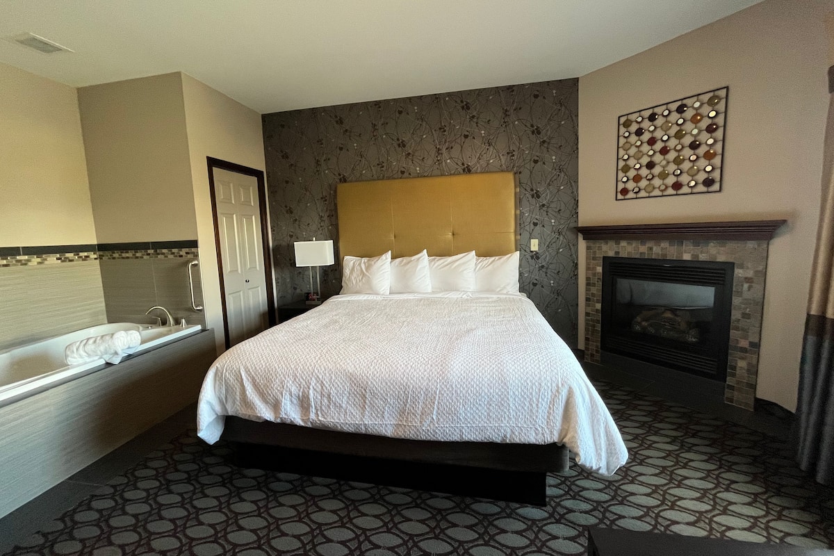 Mt. Baker Suite | 1 bedroom, premium bedding, down comforters, pillowtop beds