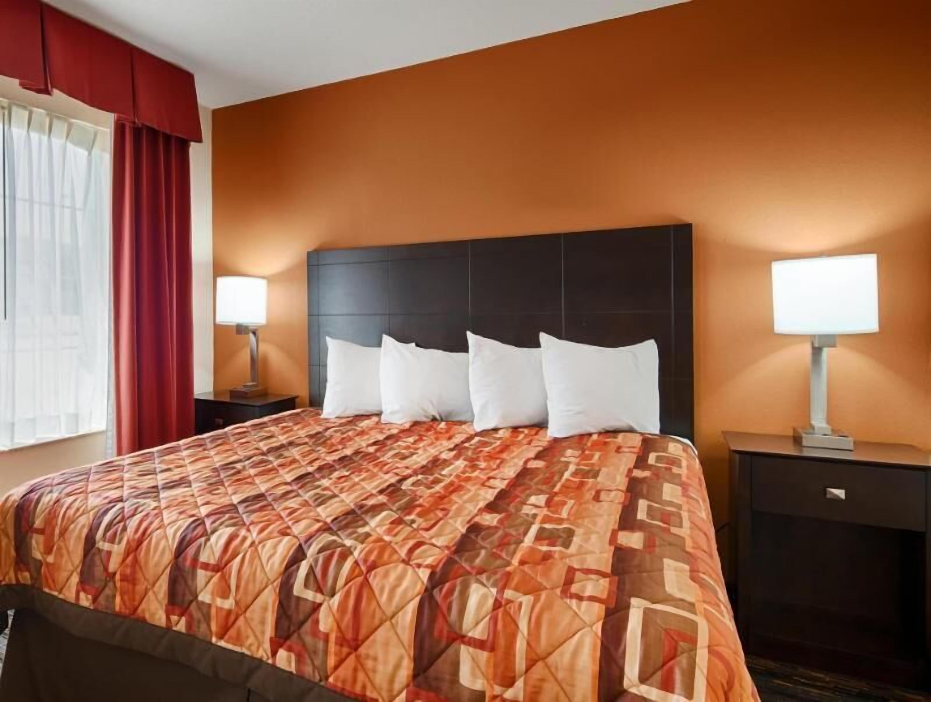 特色家居、熨斗/熨衣板、免费 WiFi、床单