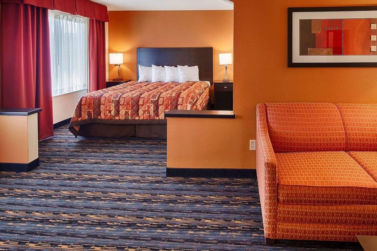 Individually furnished, iron/ironing board, free WiFi, bed sheets