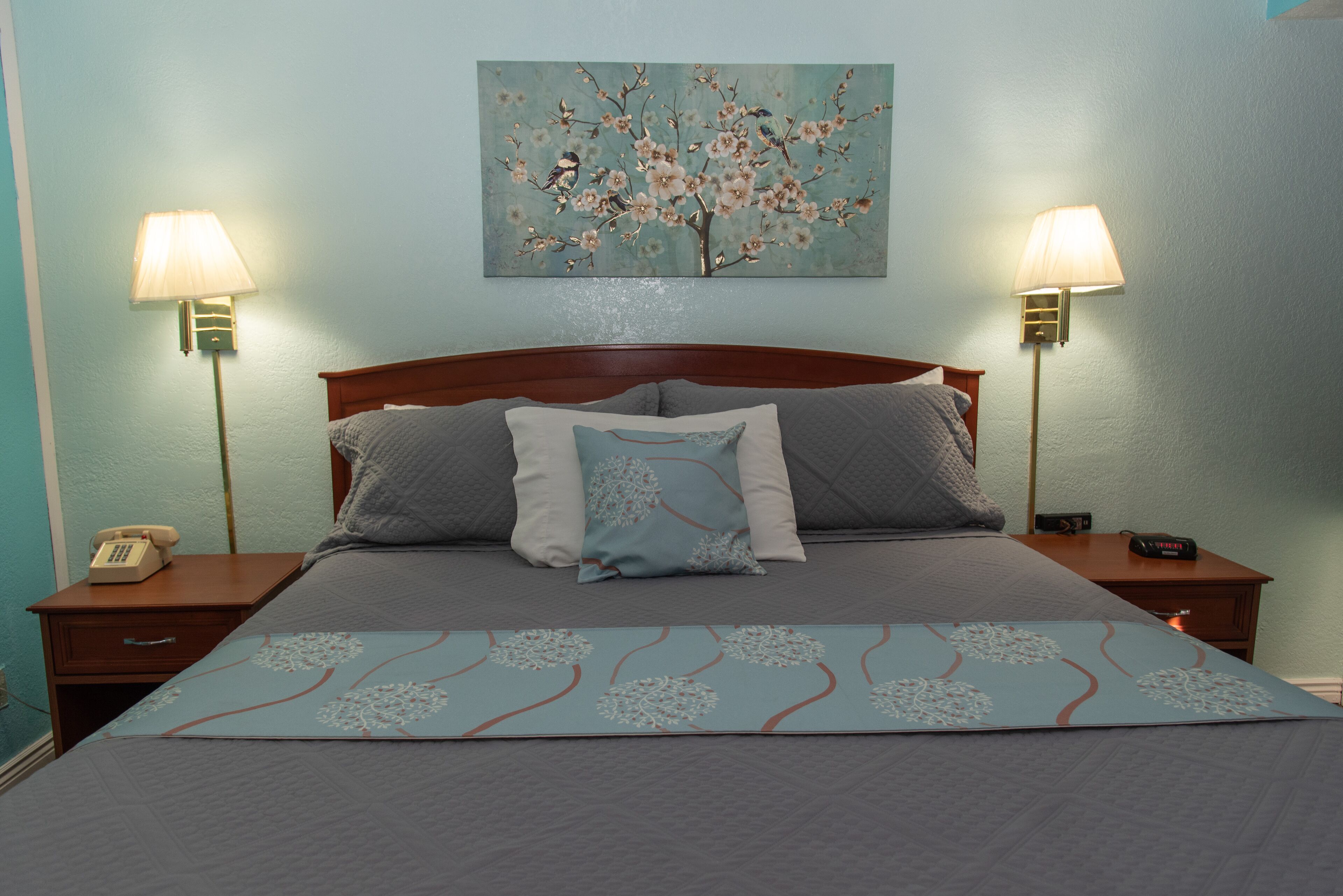 Deluxe Room, 1 King Bed | Individually decorated, individually furnished, desk, blackout curtains