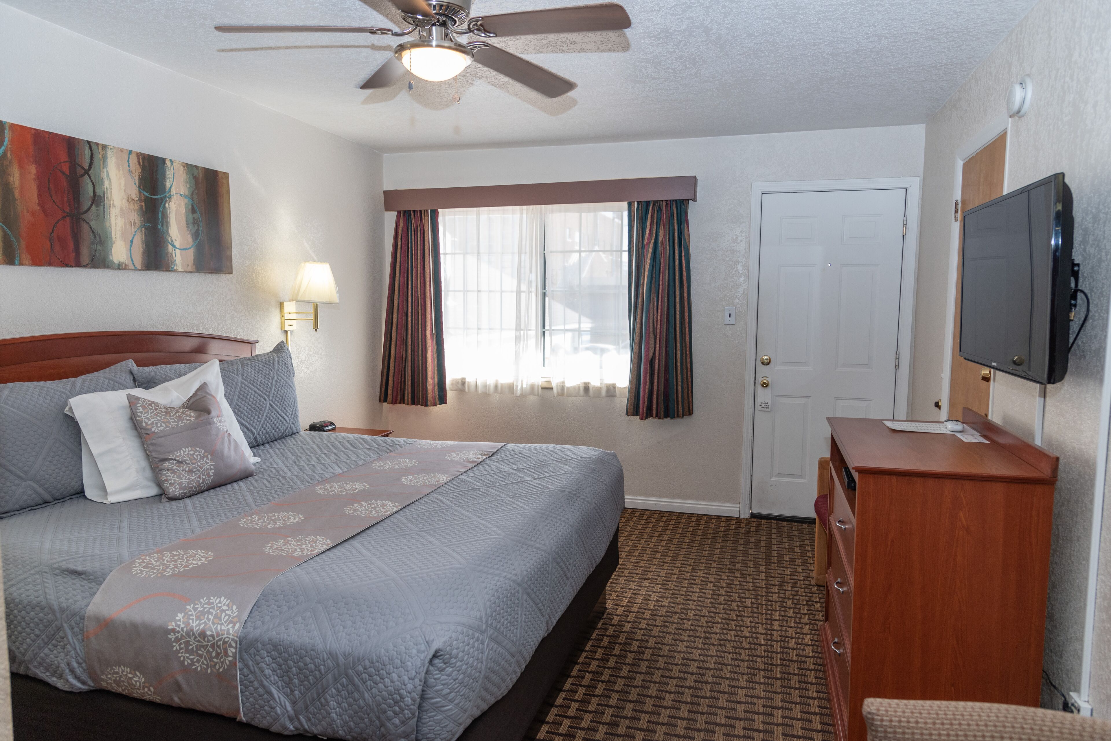 Esquire Inn — photo 12