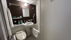 Duschwanne, kostenlose Toilettenartikel, Haartrockner, Hausschuhe
