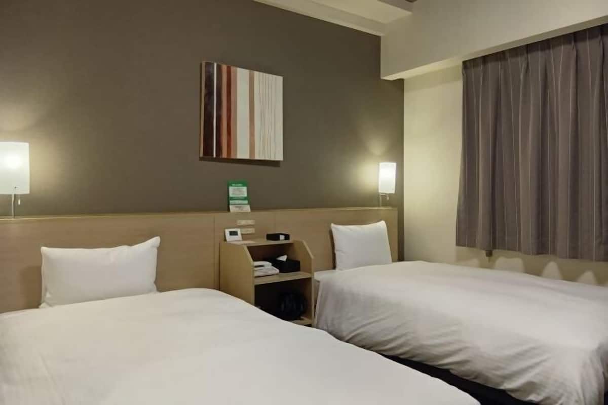 1 bedroom, desk, free WiFi, bed sheets