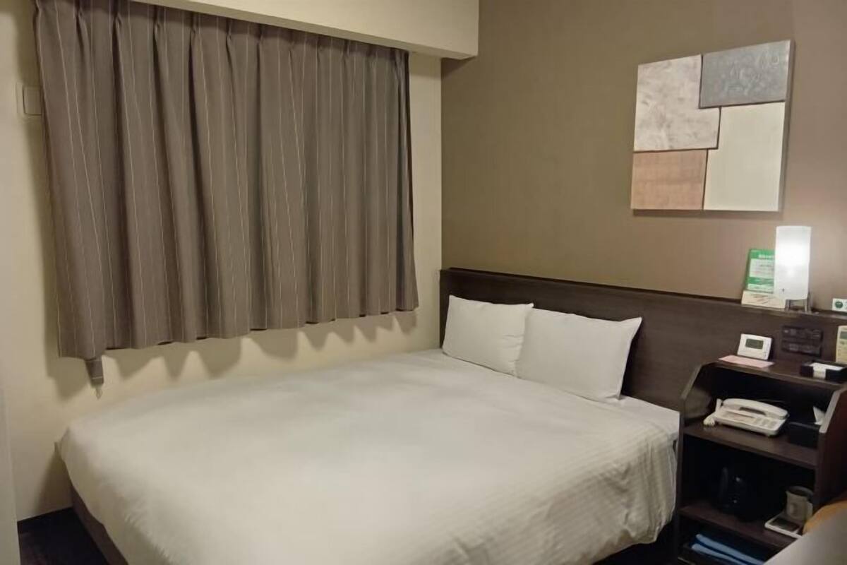 1 bedroom, desk, free WiFi, bed sheets