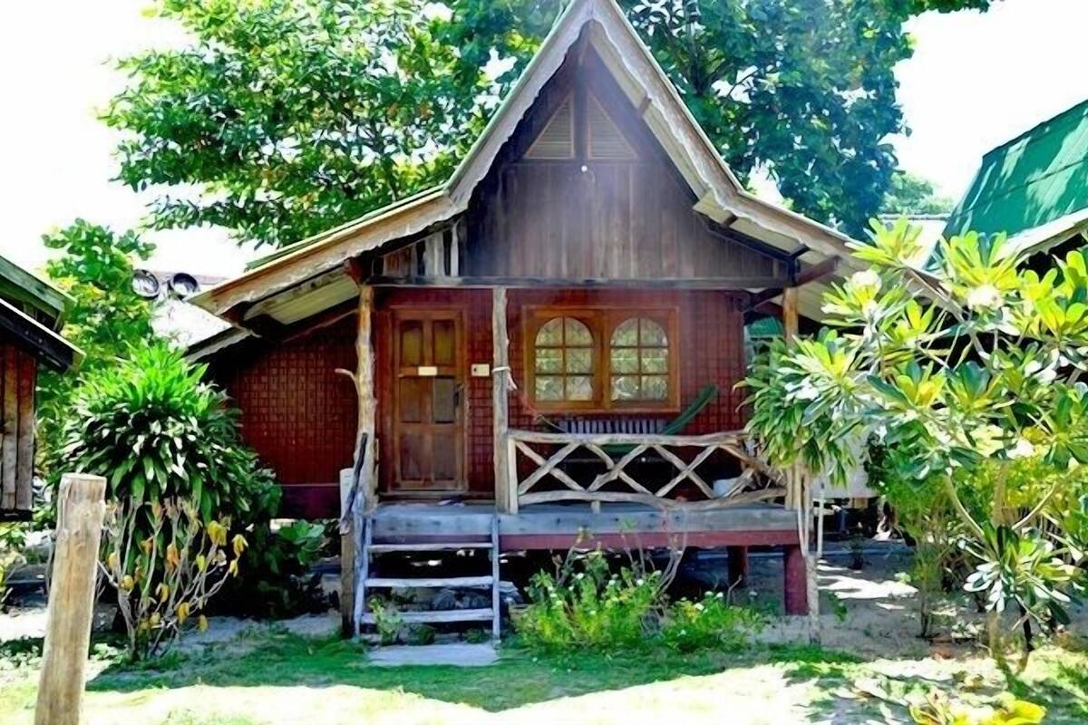 Sea View Bungalow Air Con | Schreibtisch, Zustellbetten, kostenloses WLAN
