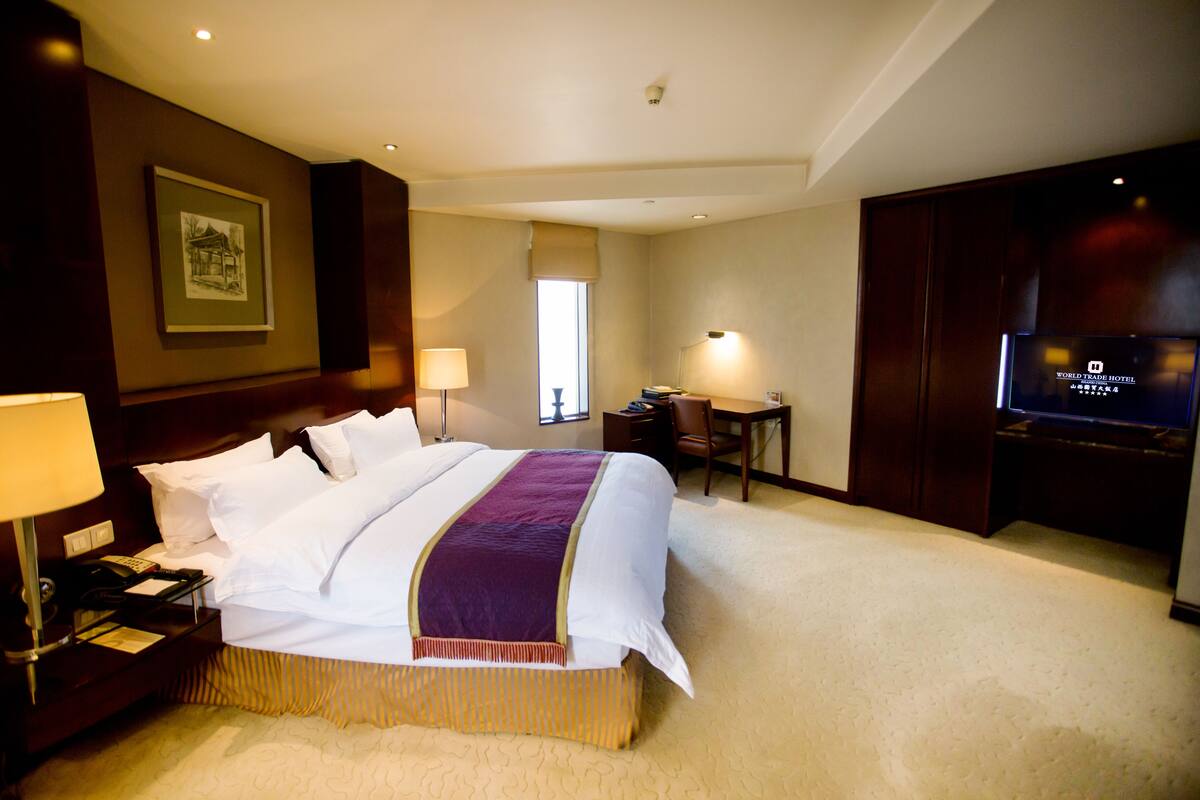 Minibar, in-room safe, desk, blackout drapes
