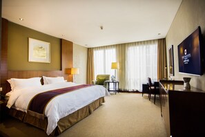 Minibar, in-room safe, desk, blackout curtains