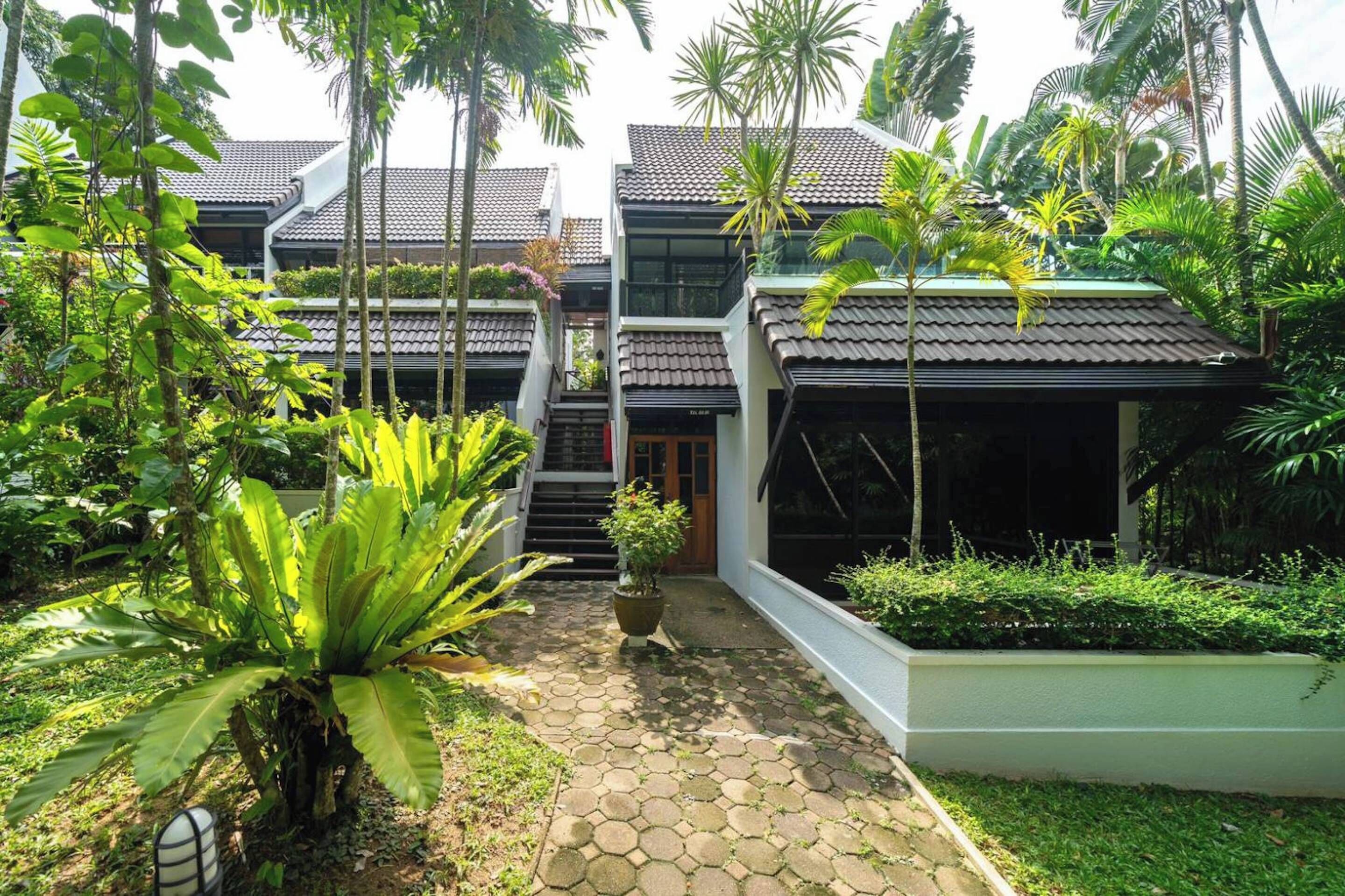 apartment, 1 bedroom, garden view | 3 bedrooms, minibar, in-room safe, individually decorated