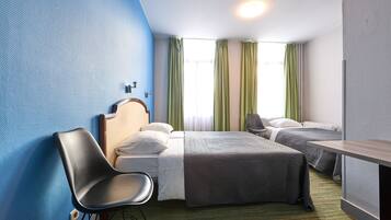 Triple Room | Blackout drapes, iron/ironing board, free WiFi, bed sheets