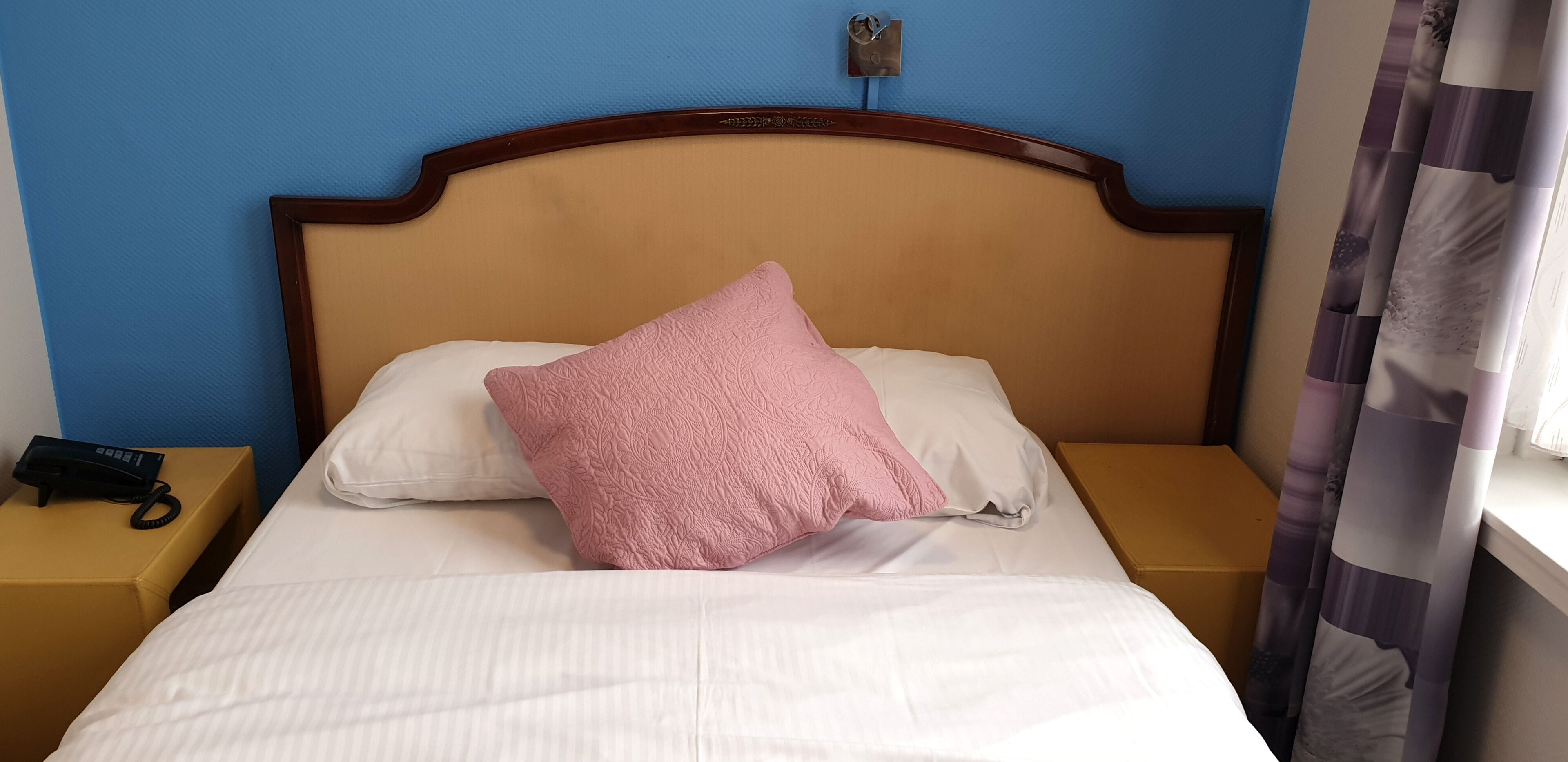 single room | blackout curtains, iron/ironing board, free wifi, bed sheets