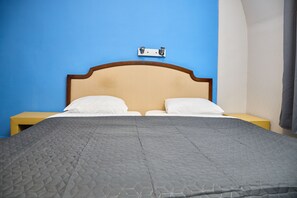 Twin Room | Blackout drapes, iron/ironing board, free WiFi, bed sheets - Hotel Derby MERODE (Brussels)