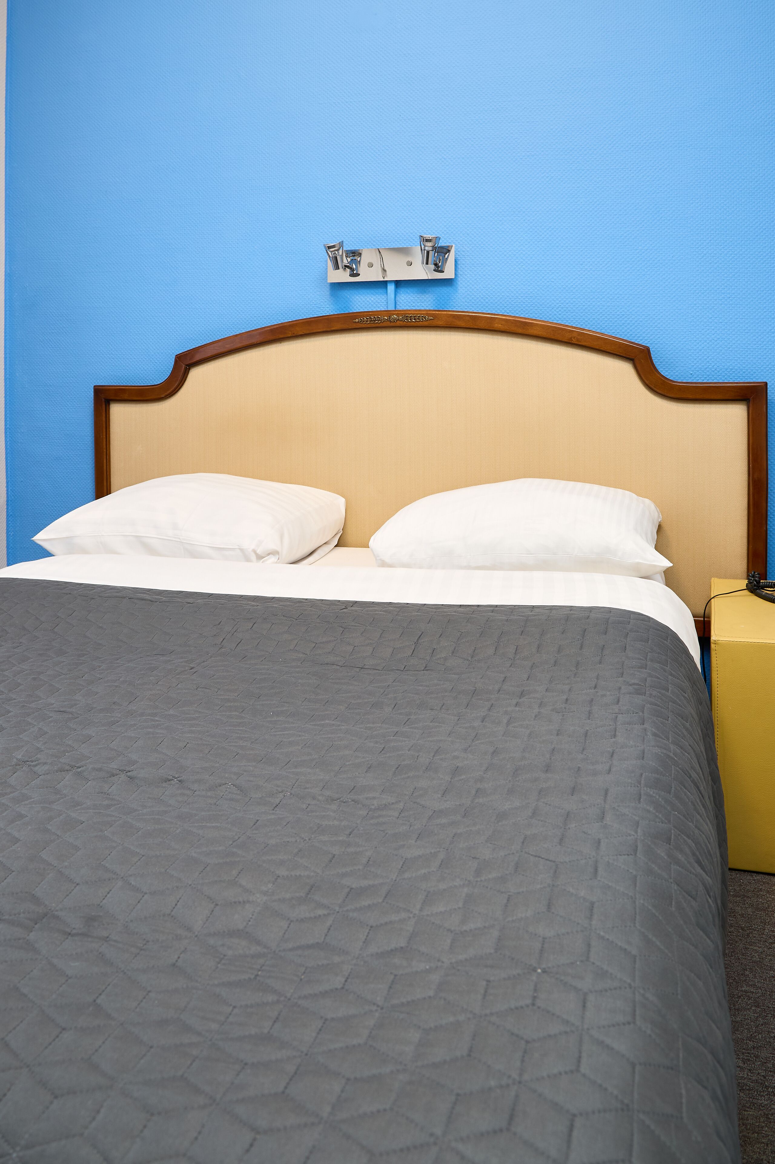 single room | blackout curtains, iron/ironing board, free wifi, bed sheets