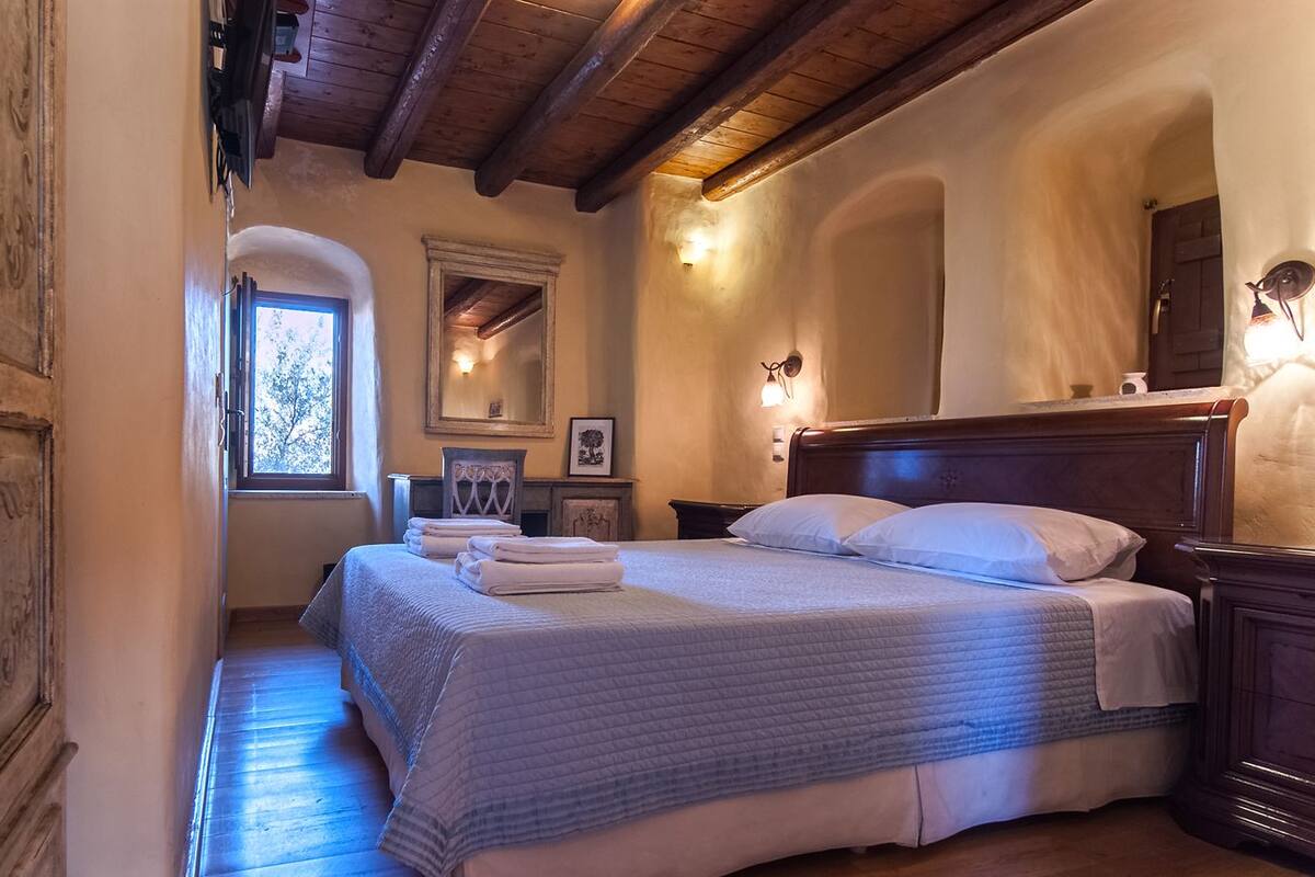 Quarto casal | Frigobar, cofres nos quartos, escrivaninha, quartos à prova de som