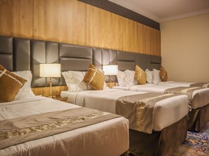 In-room safe, soundproofing, rollaway beds, free WiFi - Zowar Alalami Hotel (Madinah)