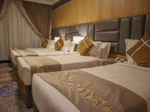 In-room safe, soundproofing, rollaway beds, free WiFi - Zowar Alalami Hotel (Madinah)