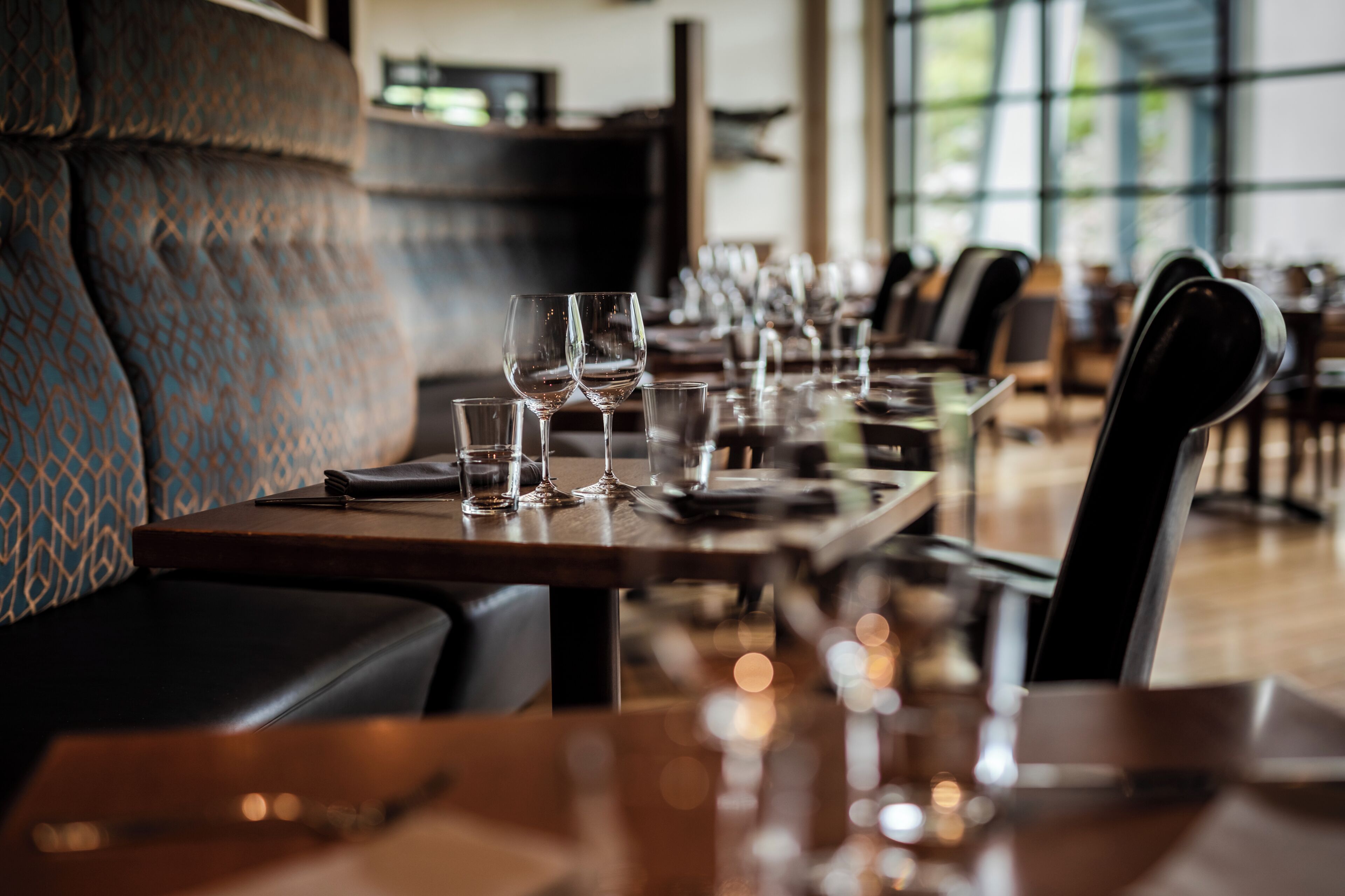 3 restauranter: lunsj og middag serveres