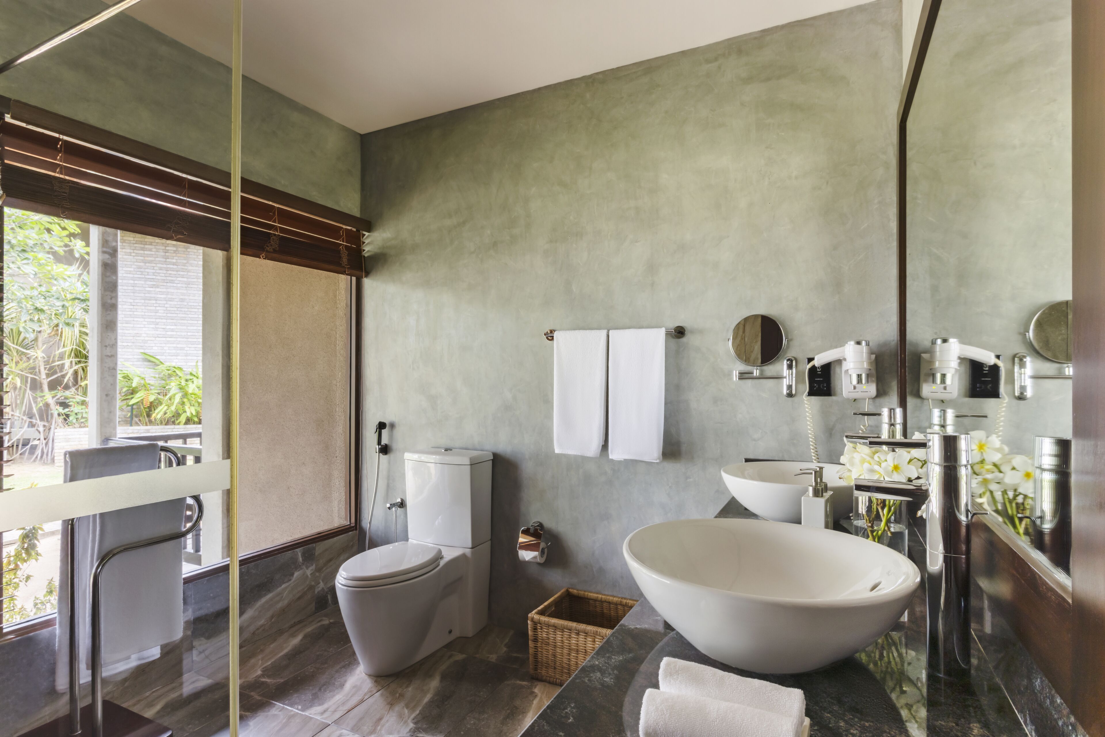 hydromassage showerhead, free toiletries, hair dryer, bathrobes