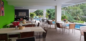 Buffet breakfast for a fee