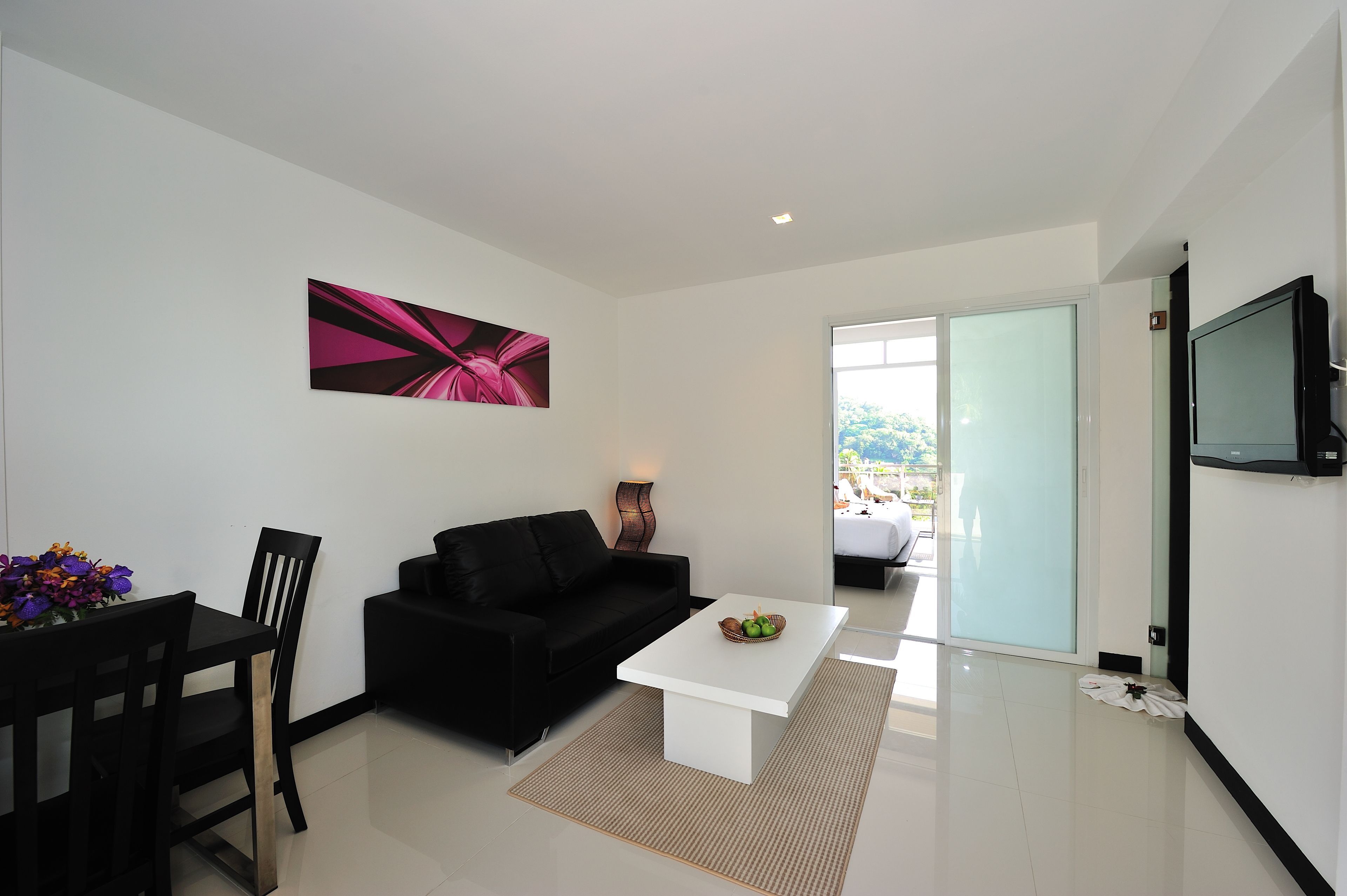 executive suite | living room | 32-inch tv with cable channels