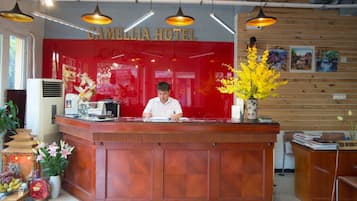 Quầy tiếp tân