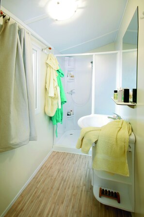 Apartment, 2 Schlafzimmer | Badezimmer