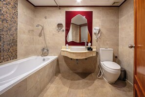 Family Suite | Bathroom | Free toiletries, hair dryer, bathrobes, slippers - A25 Premium Hotel - 23 Quan Thanh (Hanoi)