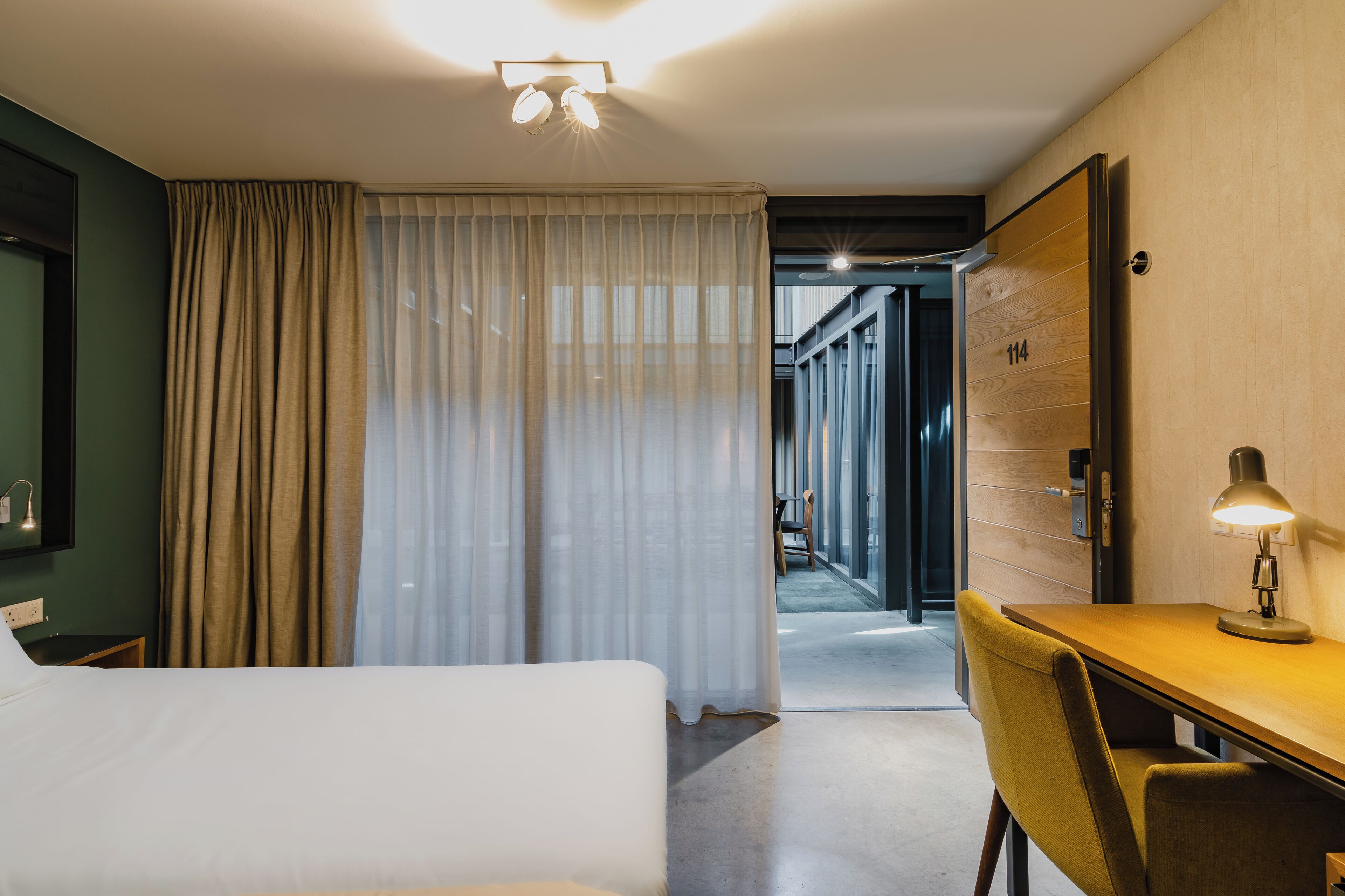Double or Twin Room (atrium view) | Näkymä huoneesta