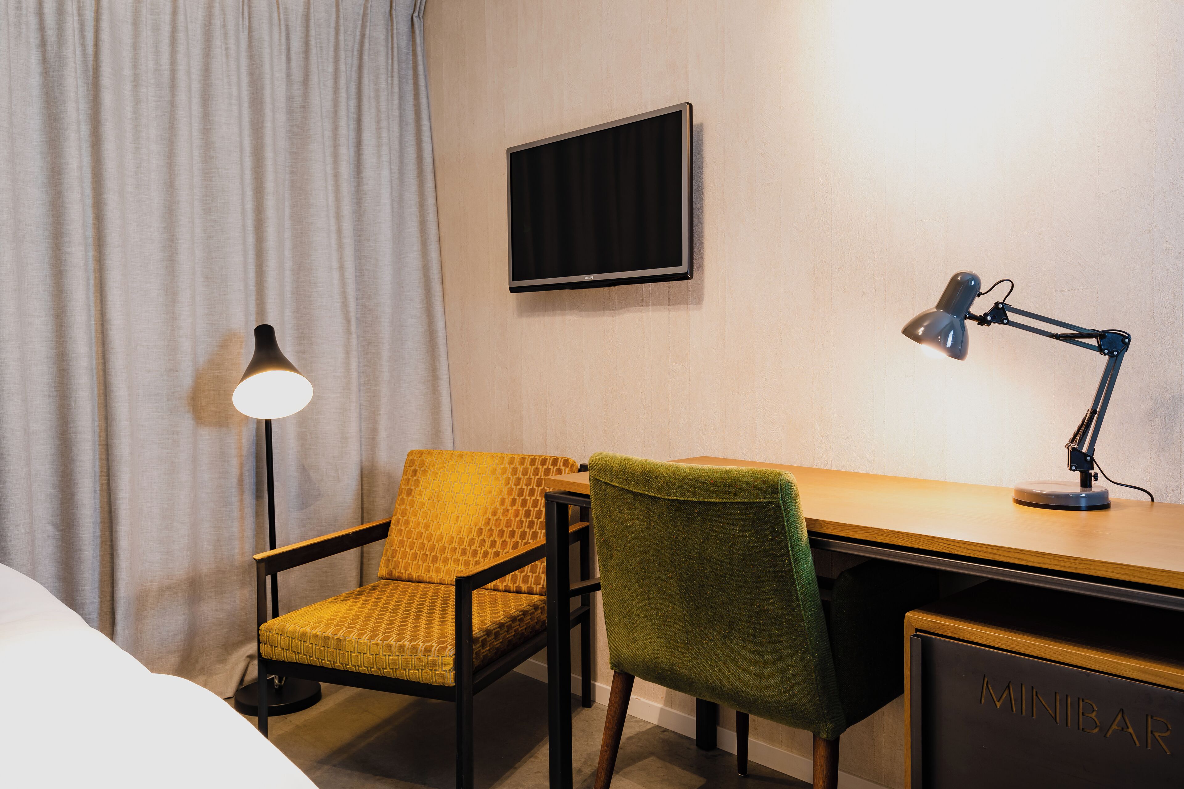 standard double or twin room | living area | 32-inch flat-screen tv with digital channels, tv